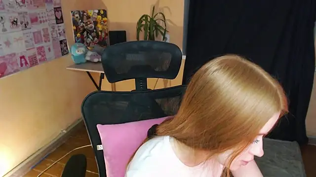 Alice_ShyFox's cam snapshot