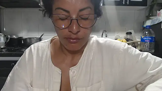 kateleyagrey's cam snapshot