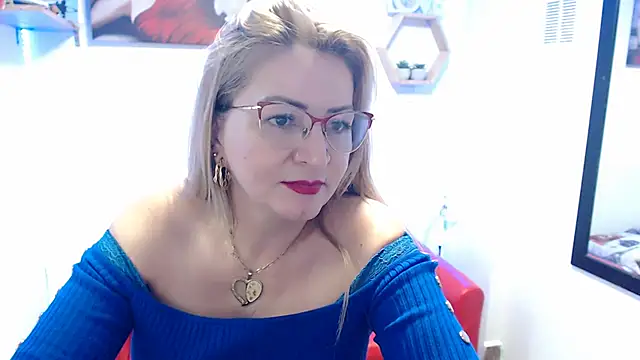 DIVAX_MONSERRAT's cam snapshot