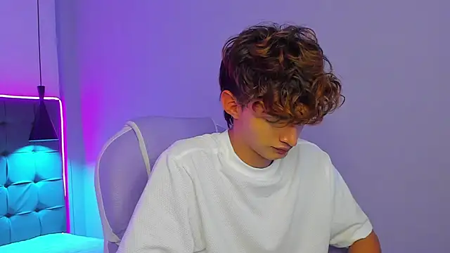 NicolasFerrer18 live sex cam