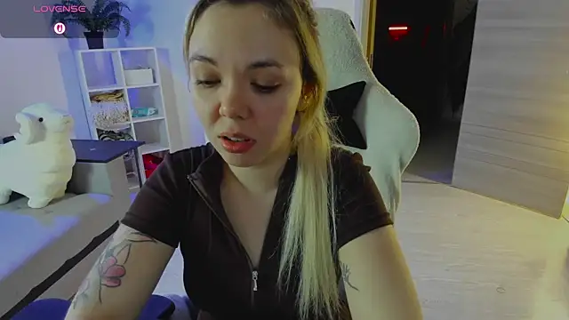 SpecterGirl's cam snapshot