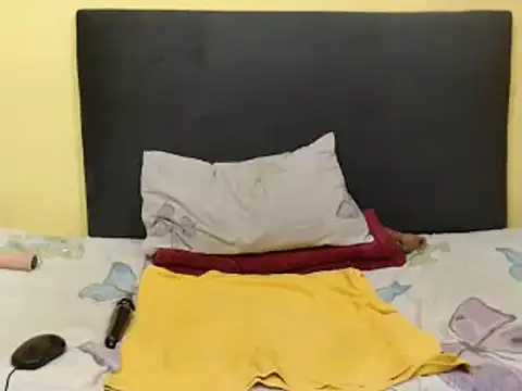 ChubbyBitch26's cam snapshot