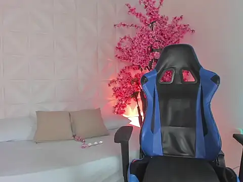 madison_saenzz's cam snapshot