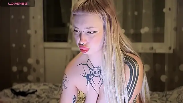 Gloryyaa's cam snapshot