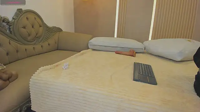 Antonella_west's cam snapshot