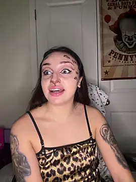 CharmingMaddie's cam snapshot