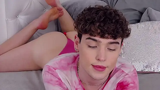 RobbyCharming's cam snapshot