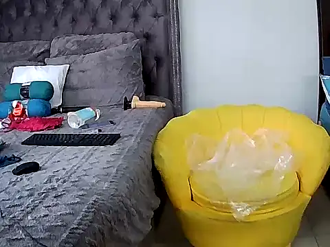 xxBoobieGal's cam snapshot