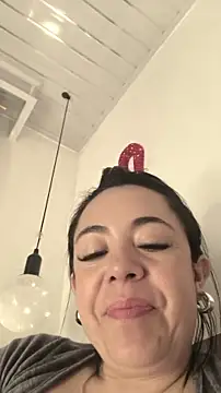 Bella_fournier's cam snapshot