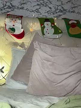 Lili__taylor's cam snapshot