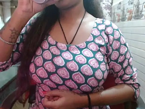 LovingPihu's cam snapshot