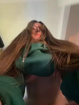 aly_golden_'s cam snapshot