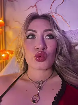 Lally_Valencia__'s cam snapshot