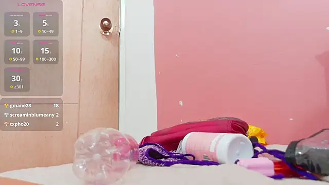 curvybrunnett's cam snapshot