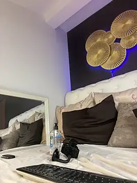 BellaKarma's cam snapshot