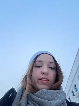 DollyTall's cam snapshot