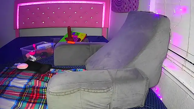 Tatithegoddess's cam snapshot