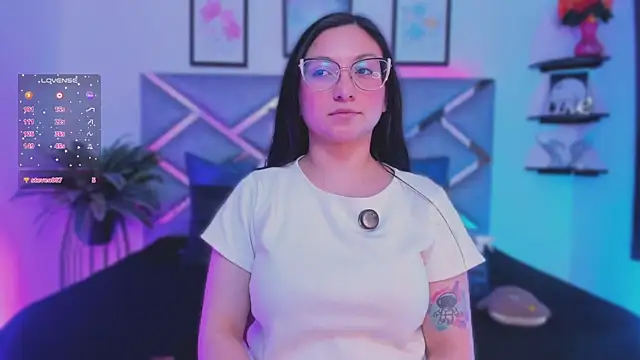 lucy_neil's cam snapshot