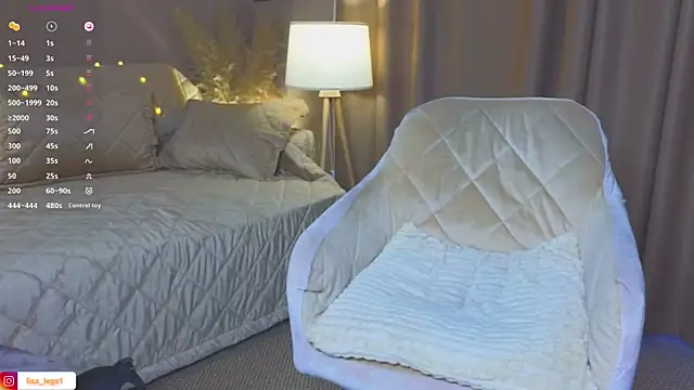 lisa_art's cam snapshot