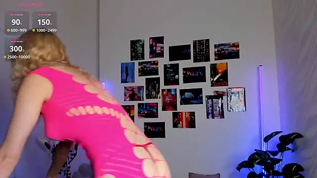 charm_adel's cam snapshot