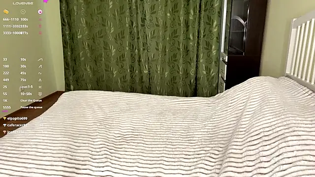 MiaBlanko's cam snapshot