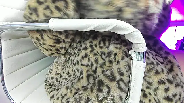 LeiaCrane live sex cam