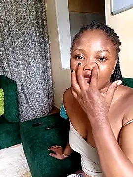 CUMHEREDARLING's cam snapshot