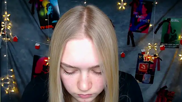 MademoiselleCl's cam snapshot