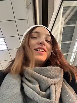 DollyTall's cam snapshot