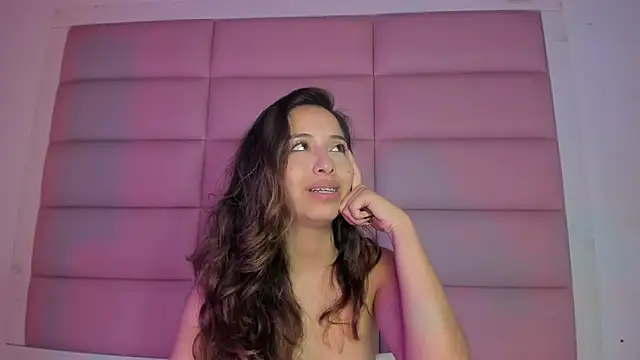 little-Emma's cam snapshot