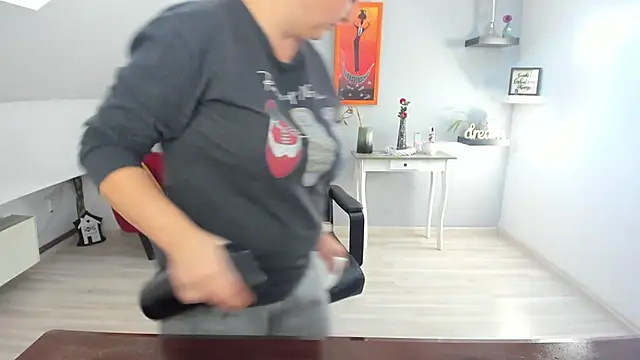 LollaGirl's cam snapshot