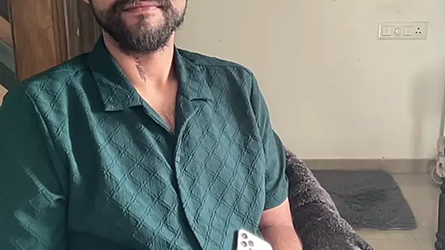 MakeMeAwareAah's cam snapshot