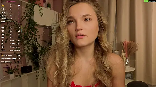 JulieLupo's cam snapshot