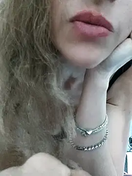 NovaMia live sex cam