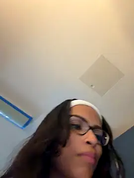 leiluramirez57's cam snapshot