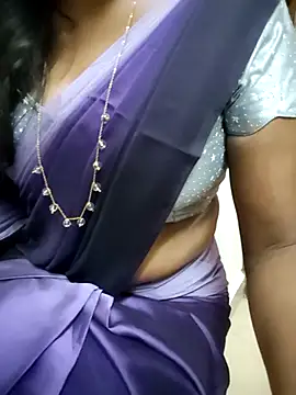 Tamilmallu-duskygirl03's cam snapshot