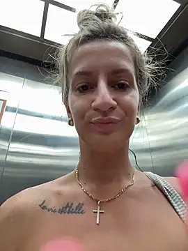 EvvaMur live sex cam