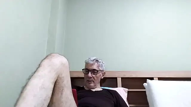 BIGUNCUTHARDCOCK live sex cam