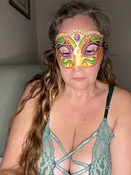 largeboobies30's cam snapshot