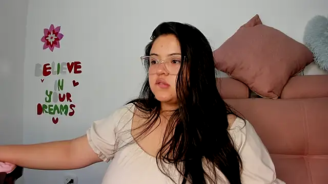 lizzie_c's cam snapshot