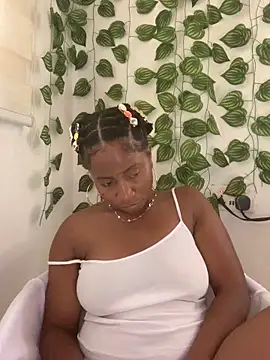 MISSMAYMADMYDAY's cam snapshot