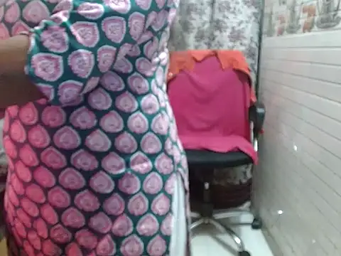 LovingPihu's cam snapshot