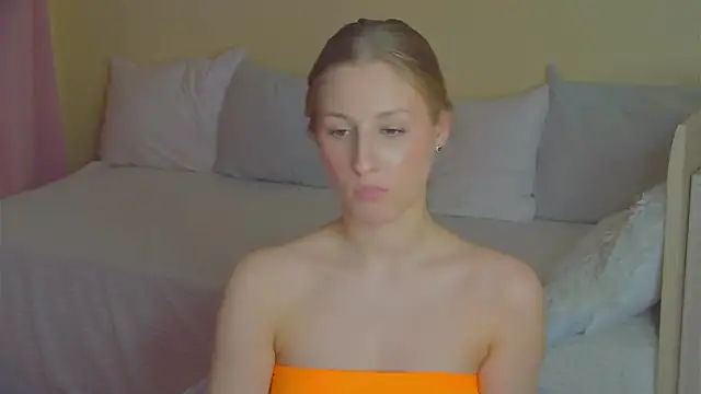 BritneyCruze's cam snapshot