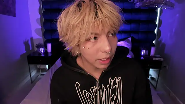 OliIverr22 live sex cam