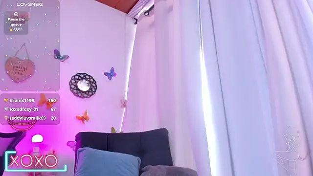 GabbyHills live sex cam