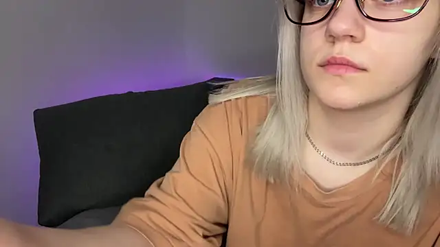 bawdycouplee's cam snapshot