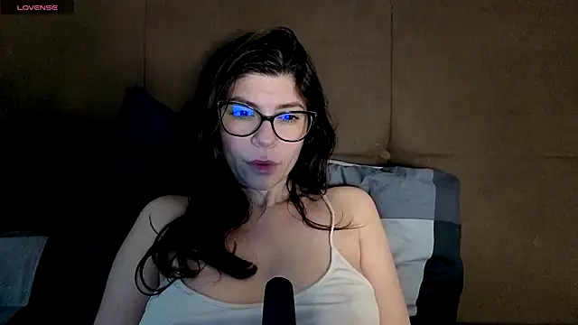 Jullyenn3's cam snapshot