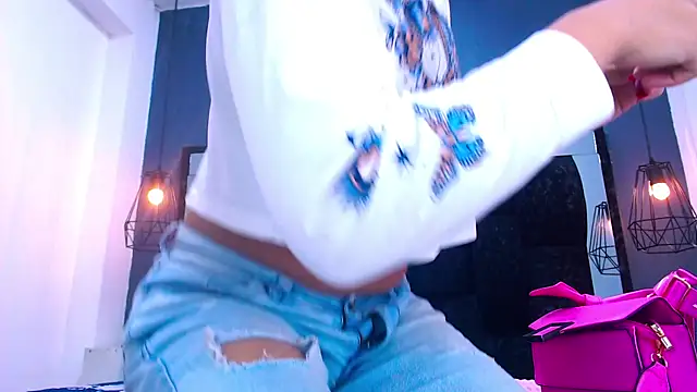 AndreaGil_ live sex cam