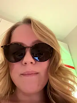 Little_Forest_ELF's cam snapshot