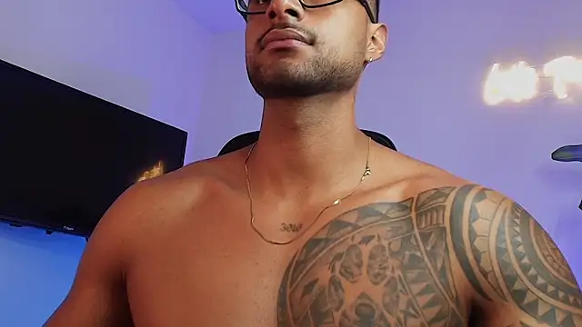 LiamGarcia1 live sex cam